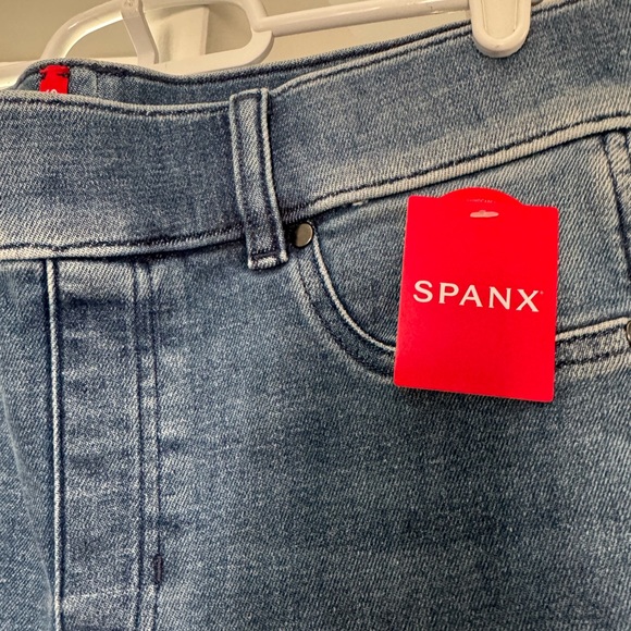 SPANX NWT Flare Jeans, Mixed Wash. Medium. - Picture 8 of 11